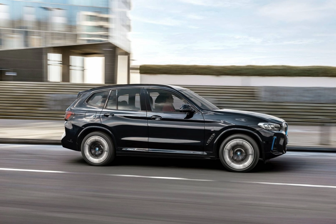 BMW iX3 SUV électrique extérieur