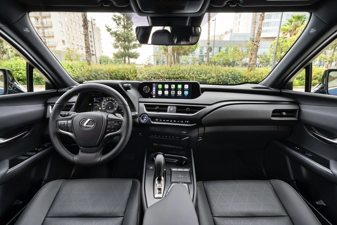 Lexus UX 300e compacte électrique intérieur