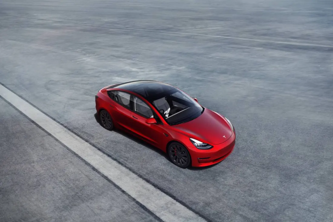 Face avant de la Tesla Model 3